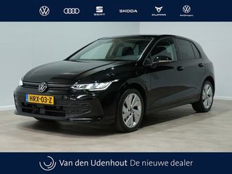 volkswagen golf - 1.5 ehybrid 204pk phev life edition navigatie virtual cockpit 32