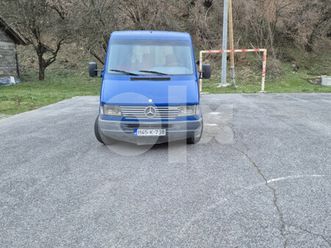 kombi sprinter u solidnom stanju putnički 8+1registrovan do 25.7.
