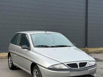 ② lancia y essence automatique 88 km avec climatisation — lancia — 2ememain