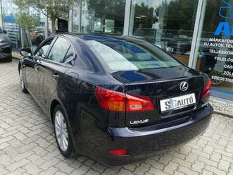 lexus is 220 d executive