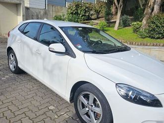 volvo v40 2.0 d2 kinetic geartronic