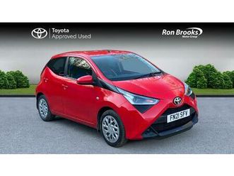 toyota aygo x-play hatchback's 1.0 vvt-i x-play euro 6 5dr (safety sense)
