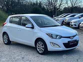hyundai i20 1.1 crdi pochi km certificati permute