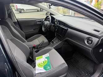 auris auris touring sport ibrida