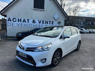 toyota verso 2.0 d-4d 126 ch 7 places skyview caméra gps attelage toit panoramique