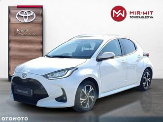 toyota yaris hybrid 1.5 style