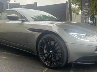 aston martin db11 v12 amr