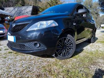 lancia ypsilon 1.2 69 cv 5 porte gpl ecochic gold