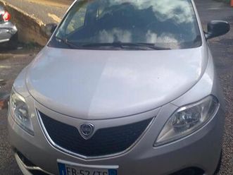 lancia ypsilon 1.2 69 cv 5 porte elle
