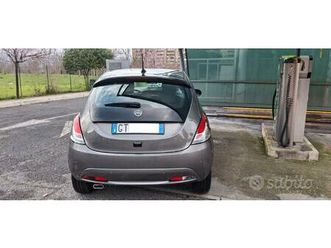 lancia ypsilon iii 1.0 firefly hybrid oro 70cv