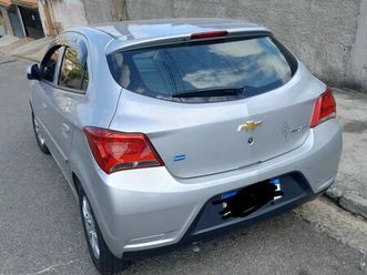 hatch lt 1.0 8v flex mec. 4p