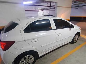 hatch lt 1.0 8v flex mec. 4p