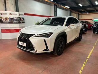 250h 2.0 design 2wd cvt