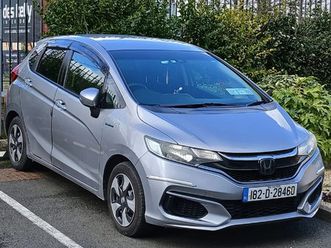 honda fit 2018 (2 years nct) no scratches