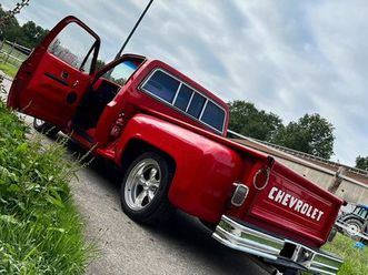 chevy c10 pickup stepside v8