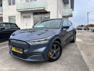 ford mustang mach-e 75.7 kwh base