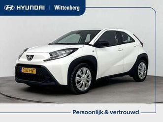 1.0 vvt-i mt play | apple car play & android auto