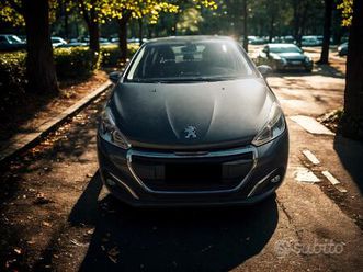 peugeot 208 82cv 5 porte active