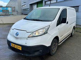 véhicule commercial nissan e-nv200 2015