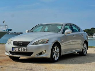 prodajem lexus is 220d, 2008. godište
