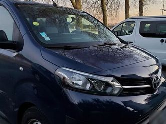 toyota proace verso medium combi 9p