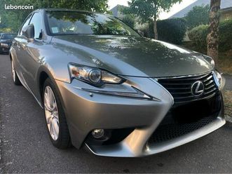 lexus is 300 h - pack luxe