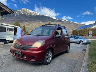 toyota yaris verso 1.3 essence