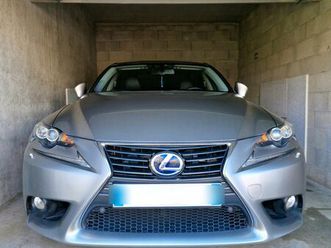 vends lexus is 300h executive
