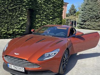 aston martin db11 2017